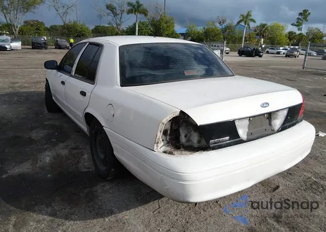 2008 Ford Crown Victoria Police/Police Interceptor z USA, uszkodzony, nr VIN 2FAHP71V48X103524
